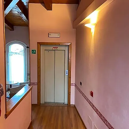 Hotel La Piazzetta 3*