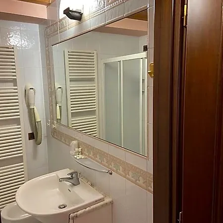 Hotel La Piazzetta 3*